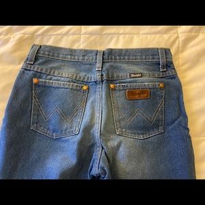 Wrangler cut off, ankle jeans!